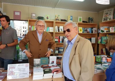 Con Alfonso Guerra en la presentación del libro de Miguel Veyrat "Diluvio". (Feria del libro de Sevilla 2018)